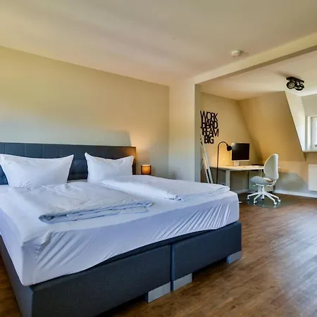 Nyaraló Deichwind List